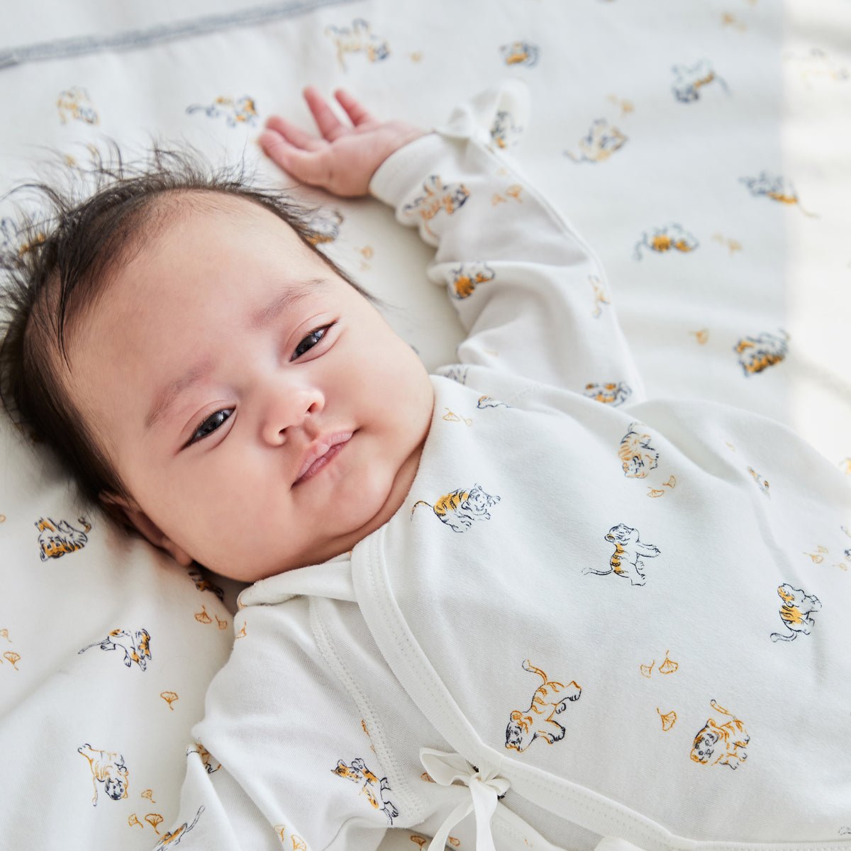 Lively Tiger Waterproof Baby White Changing Mat